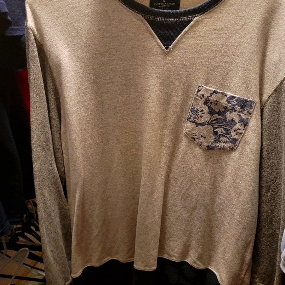 American eagle long sleeve shirt